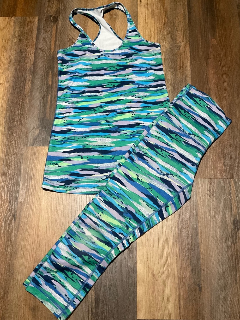 Lululemon Seven Wonders 2 Piece Set
Cool Racerback Slim Tank & Wunder Under Crop